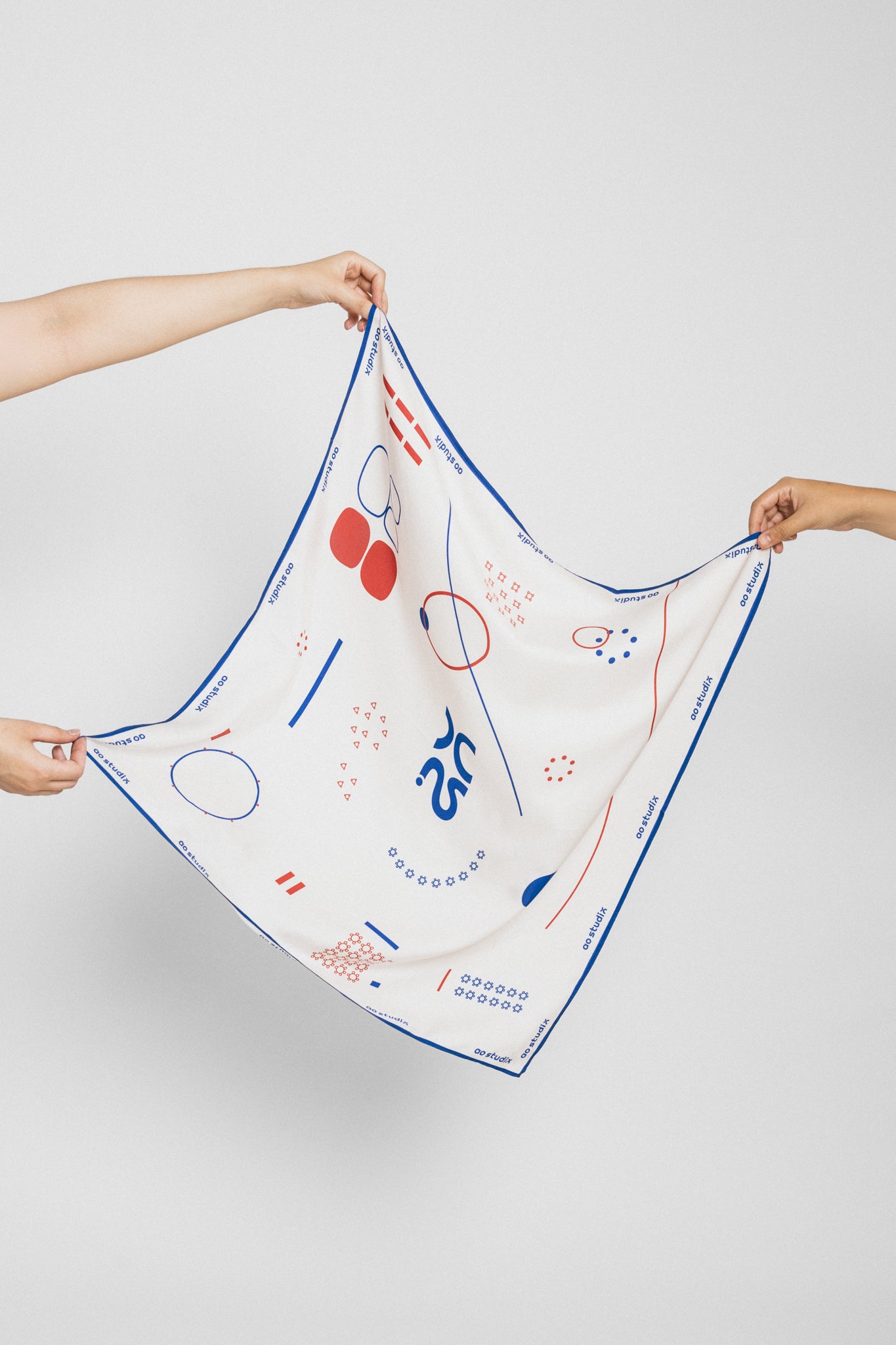 Pañuelo 100% seda 70 x 70 cms cream