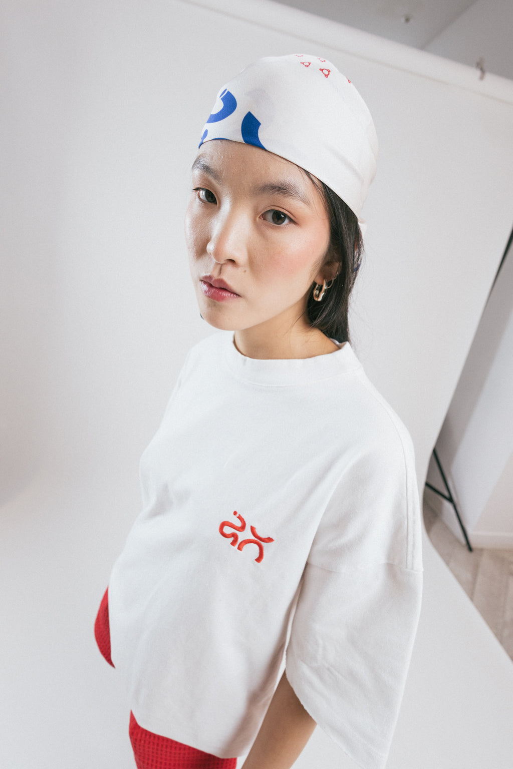 Camiseta AO cotton blanca red/navy logo