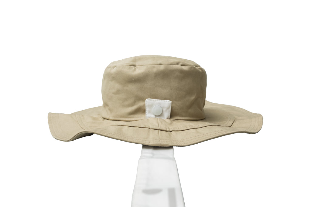 Sombrero Bucket Signature beige y logotipo en beige