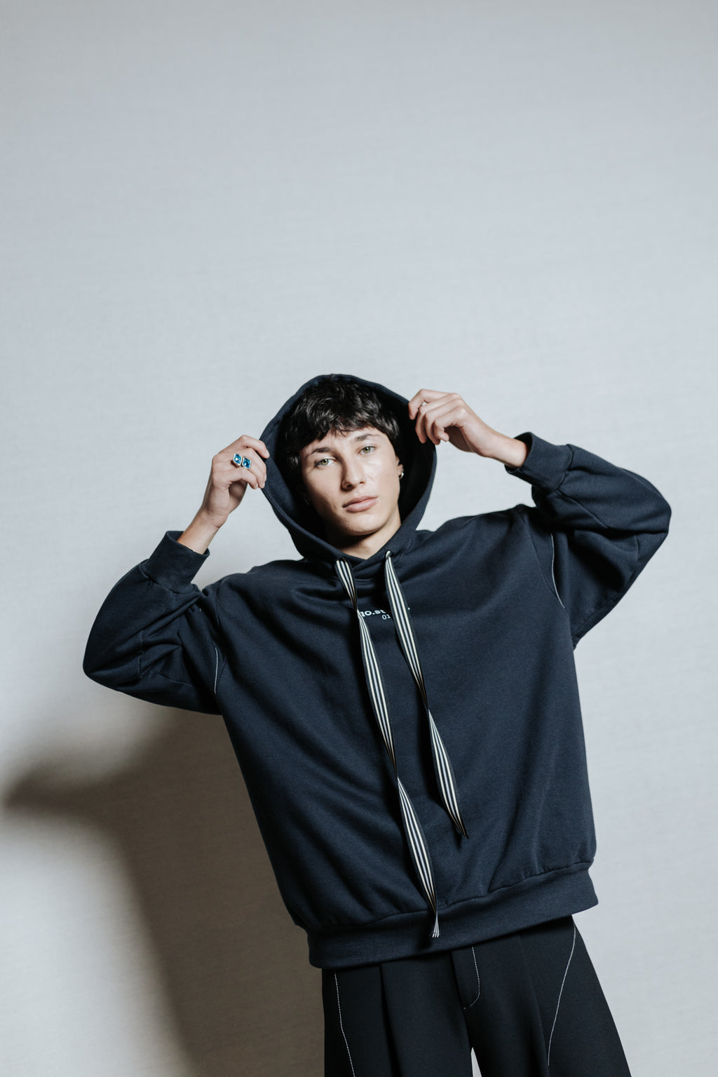 Anti-social sudadera capucha